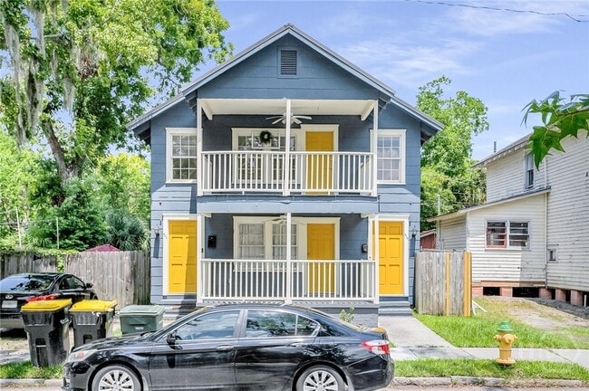 property at 906 E 39th St