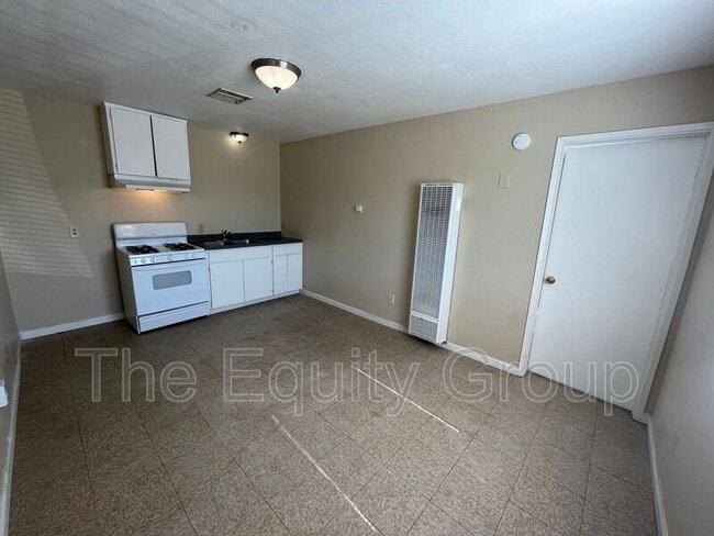 9310 Rd 236 in Terra Bella, CA - Building Photo - Building Photo