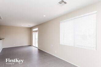 9964 S Trailing Vine St in Las Vegas, NV - Foto de edificio - Building Photo