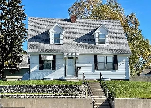 property at 502 W 6th St