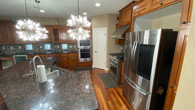 10694 Maple Blvd in Woodbury, MN - Building Photo - Building Photo