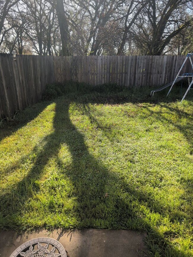 2333 Ferry St in Anderson, CA - Building Photo - Building Photo