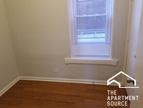 2215 S Albany Ave, Unit 1RB in Chicago, IL - Foto de edificio - Building Photo