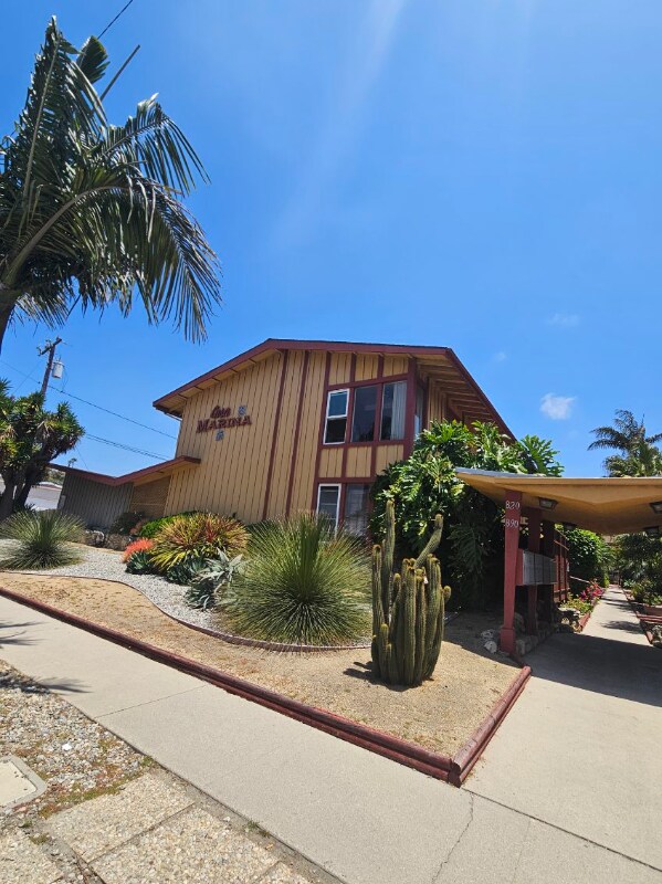 890 Empire Ave in Ventura, CA - Building Photo - Building Photo