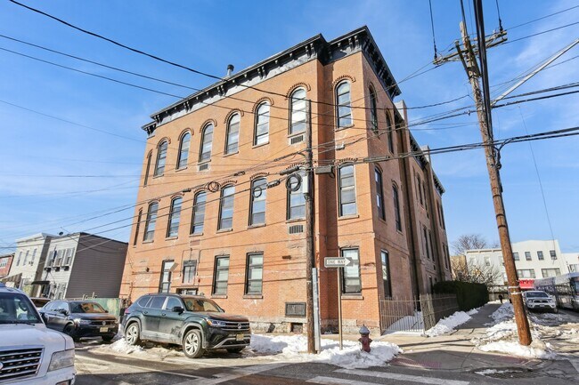 464-470 Central Ave in Jersey City, NJ - Building Photo - Building Photo