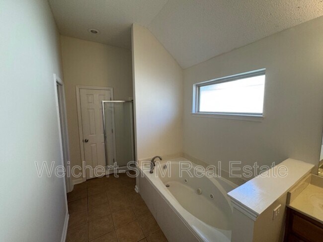 10 Stockton Cove in Three Way, TN - Building Photo - Building Photo