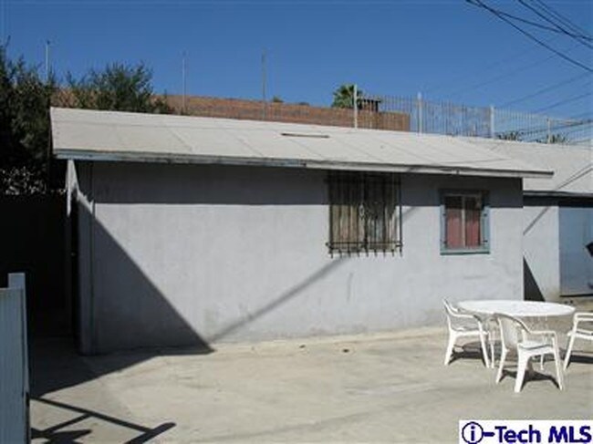 1535 Venice Blvd in Los Angeles, CA - Foto de edificio - Building Photo