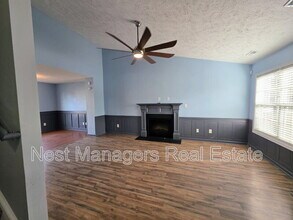 4716 Cedar Pass Dr in Hope Mills, NC - Building Photo - Building Photo