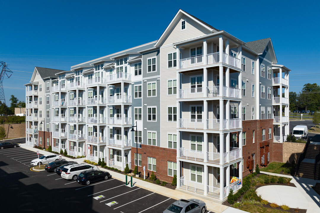 Commonwealth Apartments in Midlothian, VA - Building Photo