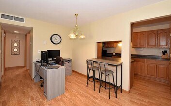 N114W17033 Armada Dr in Germantown, WI - Building Photo - Building Photo