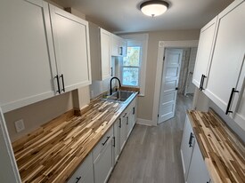 505 Rimmon St in Manchester, NH - Building Photo