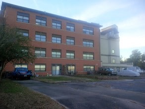 1213 Riverside Ave in Elizabeth City, NC - Foto de edificio - Primary Photo
