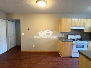 10840 Rockford Rd in Plymouth, MN - Building Photo - Building Photo