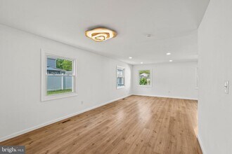 29 Hinsdale Ln in Willingboro, NJ - Building Photo - Building Photo