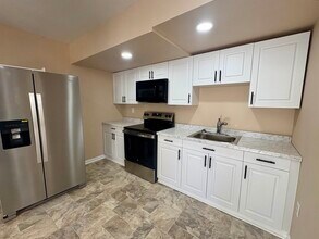 42 Seaview Ave in Jersey City, NJ - Building Photo - Building Photo