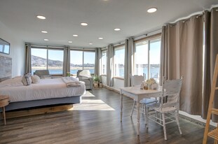 1015 Robert Bush Drive East in South Bend, WA - Building Photo