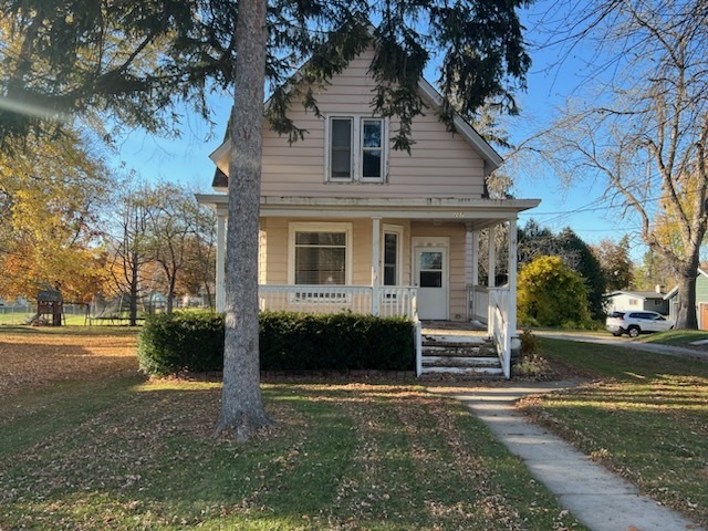 207 Mill St, Unit 207 in Fox Lake, WI - Foto de edificio