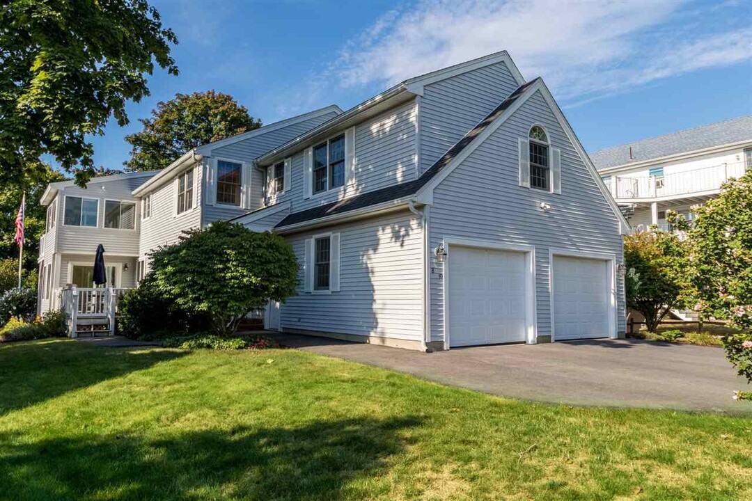 10 Myrica Ave in Rye, NH - Building Photo