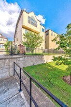 12258 Oxford Cres Cir in Houston, TX - Building Photo - Building Photo