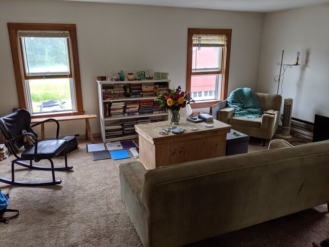 2022 Danby Rd, Unit 4 in Ithaca, NY - Foto de edificio - Building Photo