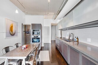 1700 Meridian Ave in Miami Beach, FL - Building Photo - Building Photo