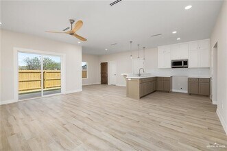 16 Ana Regina St in Mission, TX - Building Photo - Building Photo