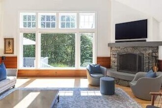 72 Ledge Rd in Jamestown, RI - Building Photo - Building Photo