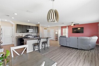 16849 Trite Bend St in Wimauma, FL - Foto de edificio - Building Photo