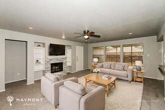 15426 Baxter Ave in Houston, TX - Foto de edificio - Building Photo