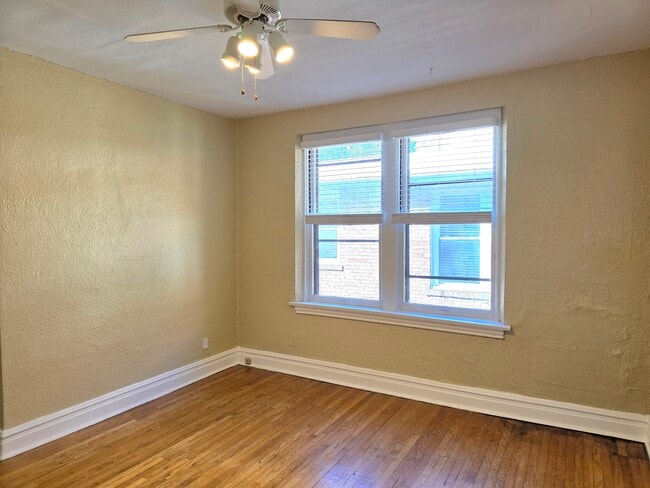 7212 Forsyth Blvd, Unit 1W in Clayton, MO - Foto de edificio - Building Photo