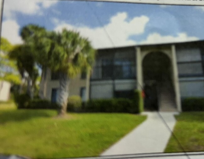 721 Sunny Pine Way in Greenacres, FL - Building Photo - Building Photo