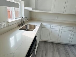 1264 Cedar Haven Ave, Unit 2 in Dallas, TX - Building Photo - Building Photo