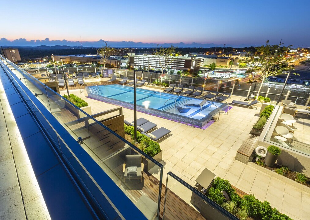 4012 Hillsboro Pike in Nashville, TN - Foto de edificio