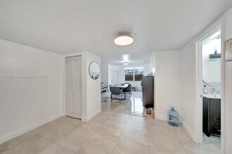 1950 S Ocean Dr, Unit LE in Hallandale Beach, FL - Building Photo - Building Photo
