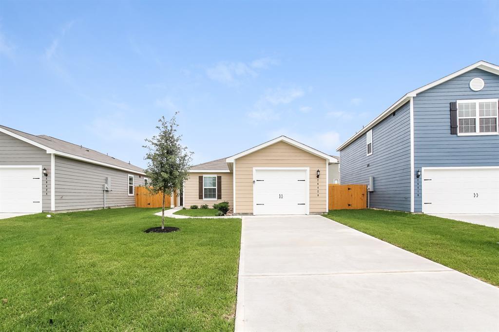 26420 Richter Dr in Magnolia, TX - Building Photo