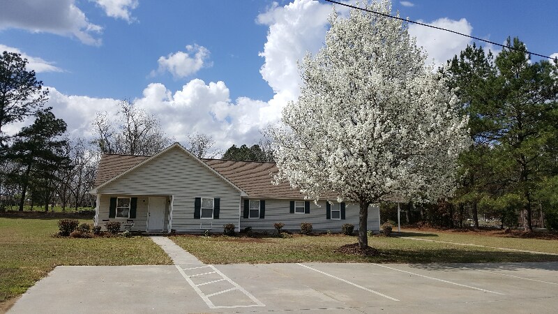6-7 Windcrest Dr in Dublin, GA - Building Photo