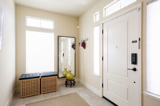 460 E 28th Ave in San Mateo, CA - Building Photo - Building Photo