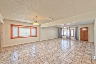 113 Cedar St in Henderson, NV - Building Photo - Building Photo