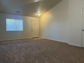470 Waverly Dr in Merced, CA - Building Photo - Building Photo