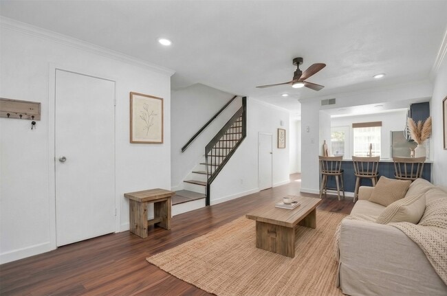 2002 Gentryside Dr