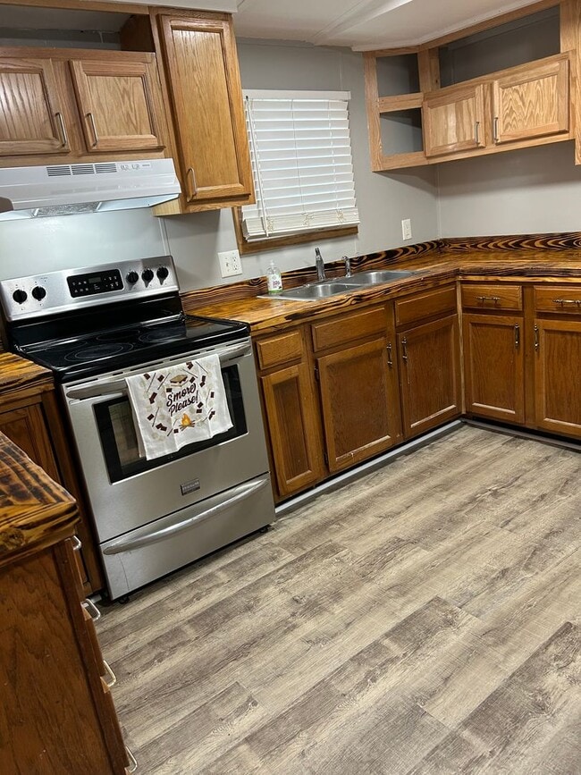 1556 Hinnant Rd in Pikeville, NC - Building Photo - Building Photo