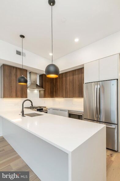 1601 Frankford Ave, Unit 2 in Philadelphia, PA - Foto de edificio - Building Photo