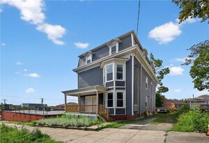 14 Duncan Ave in Providence, RI - Building Photo