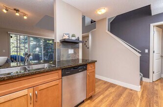 122-122 Village Heights SW in Calgary, AB - Building Photo - Building Photo