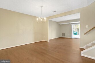 5759 Independence Cir in Alexandria, VA - Building Photo - Building Photo