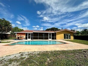 912 NE 9th Ct in Pompano Beach, FL - Building Photo - Building Photo