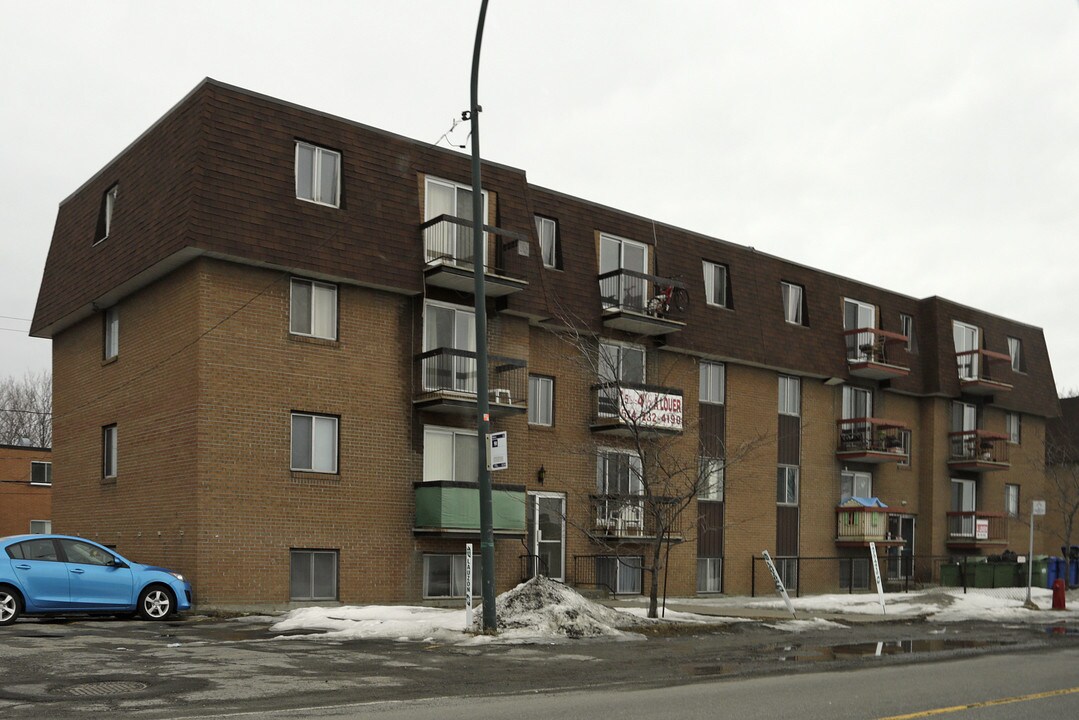 109-113 Hector-Lanthier in St-Eustache, QC - Building Photo