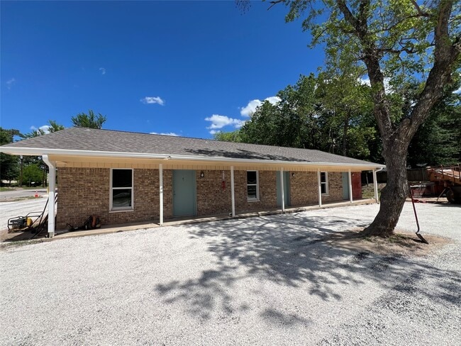 1231 Sycamore Ave in Huntsville, TX - Building Photo - Building Photo