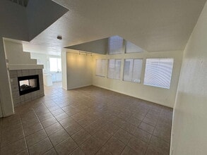 2721 Pan Pacific Rd in Las Vegas, NV - Building Photo - Building Photo