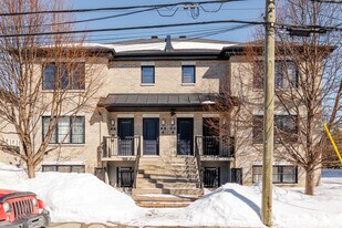 34A Du Pacifique Av in Laval, QC - Building Photo